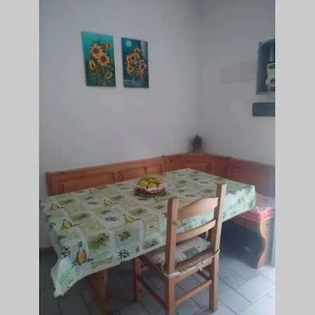 דירה Appartamento Arredato Uso Turistico Zia Adelaide קיאברי