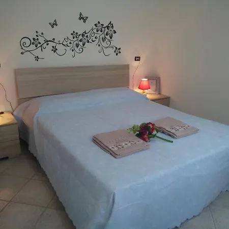 Appartamento Arredato Uso Turistico Zia Adelaide קיאברי
